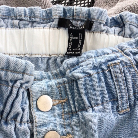 Forever 21 Size 29 High Rise Paperbag Ripped Destroyed Mom Jeans Button Fly - Picture 9 of 9